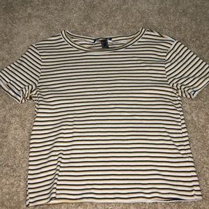 FOREVER 21 Cropped Shirt